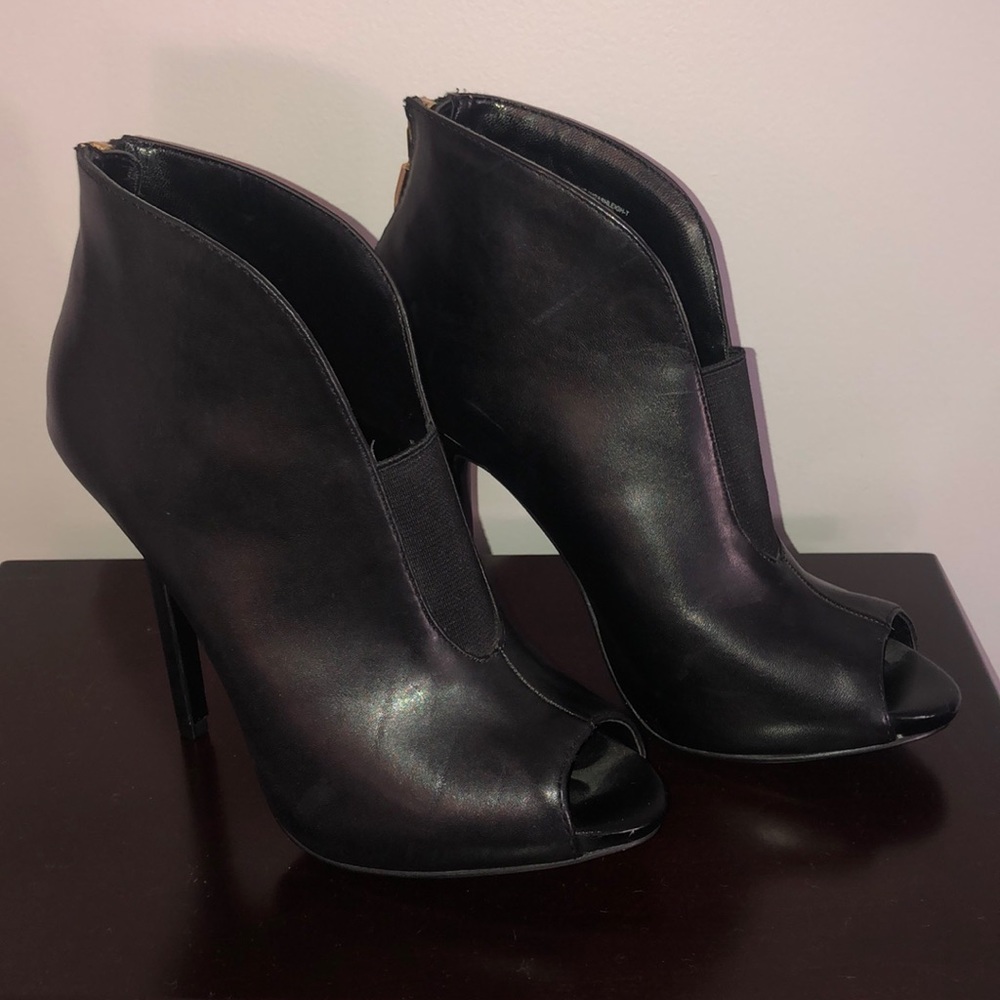 GUESS Heels Size 7M